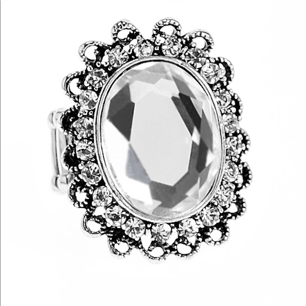 Clear stone silver ring